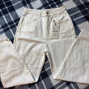 NWT ZARA WHITE DENIM JEANS